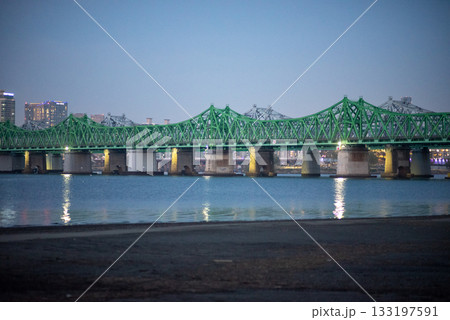 Hangang railway bridge over Han river in Seoul, South Korea 133197591