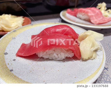 本まぐろ赤身のにぎり寿司 旨みたっぷりの定番マグロ握り 本まぐろ赤身のにぎり寿司 旨みたっぷりの定番マグロ握り 133197688