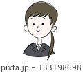 スーツを着た女性のイラスト ロング　前髪あり　就活　就職活動　新卒　リクルートスーツ 133198698