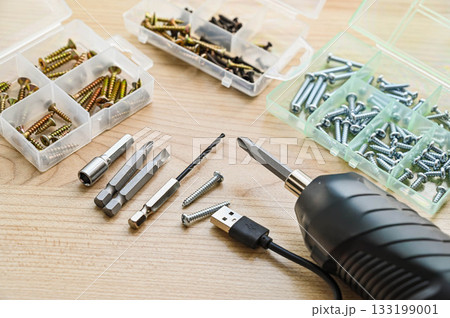 ケースで保存する釘とドライバー 133199001