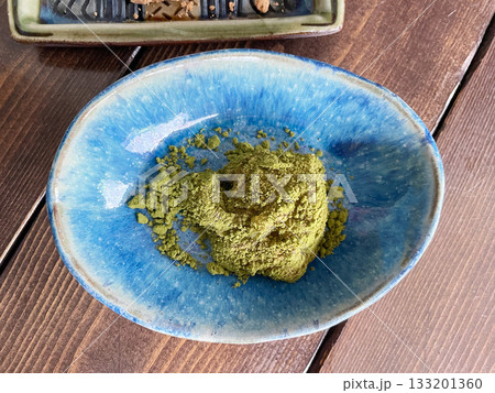 抹茶のわらびもち 濃い緑色の本格わらびもち 抹茶のわらびもち 濃い緑色の本格わらびもち 133201360