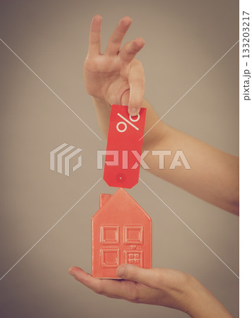 Buying house in low price. 133203217