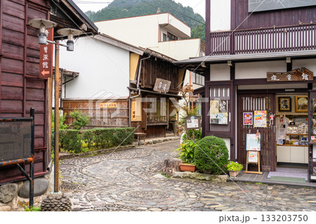 《岐阜県》郡上八幡・八幡町の古い街並み 133203750