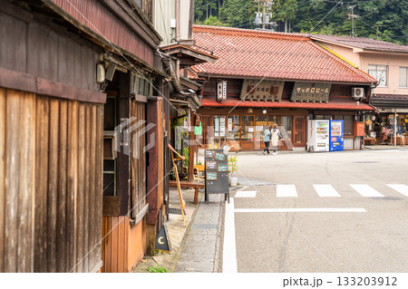 《岐阜県》郡上八幡・八幡町の古い街並み 133203912