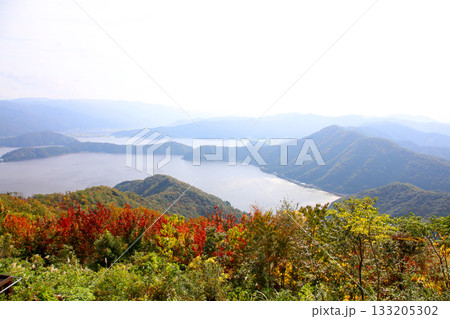 三方テラス　三方五湖レインボーライン　山頂公園　日本海　水月湖　日向湖　菅湖　久々子湖　若狭湾　 133205302