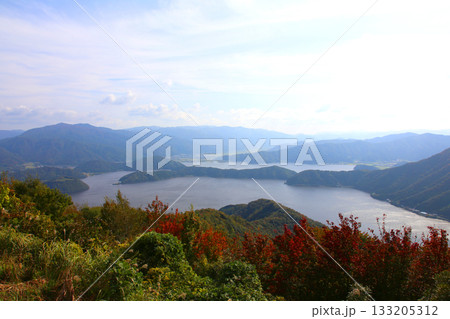 三方テラス　三方五湖レインボーライン　山頂公園　日本海　水月湖　日向湖　菅湖　久々子湖　若狭湾　 133205312