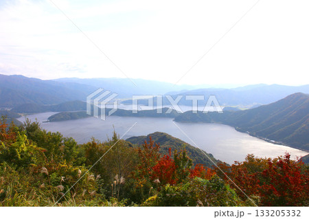 三方テラス　三方五湖レインボーライン　山頂公園　日本海　水月湖　日向湖　菅湖　久々子湖　若狭湾　 133205332