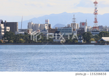 海側から見た高松市街（高松城、三越、西日本放送、瓦町フラッグなど 133206638