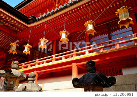 石清水八幡宮の釣り灯篭 石清水八幡宮の釣り灯篭 133206981