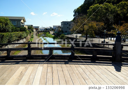 放生川にかけられている安居橋（あんごばし） 133206998