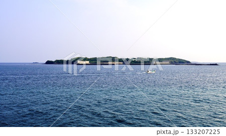 長崎県対馬市から壱岐市への航海中の船上からの風景 133207225