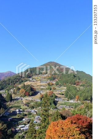 落合集落　秋晴れの空　(徳島県　東祖谷） 133207353