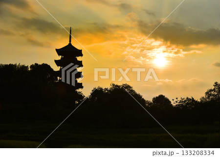 岡山 吉備路 備中国分寺の朝　五重塔 133208334