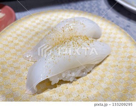 カラスミのせヤリイカのにぎり寿司 カラスミのせヤリイカのにぎり寿司 133209295