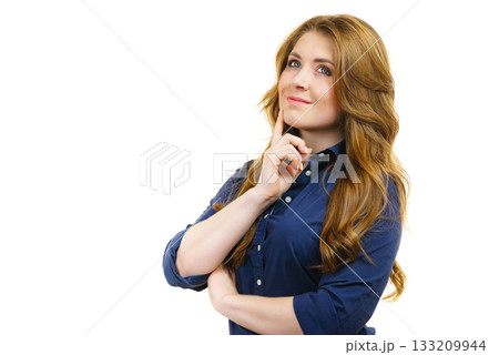 Thinking woman. Decide solve problems 133209944