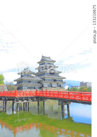 長野県松本市、国宝松本城の風景 長野県松本市、国宝松本城の風景 133210675