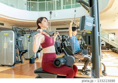 ラットプルダウンマシン 133213890