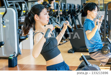 ラットプルダウンマシン 133213896