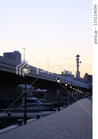 神戸メリケンパークと日本丸と海王丸 133214099