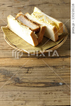 厚切りカツサンドとたまごサンド 厚切りカツサンドとたまごサンド 133216116