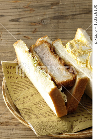 厚切りカツサンドとたまごサンド 133216130