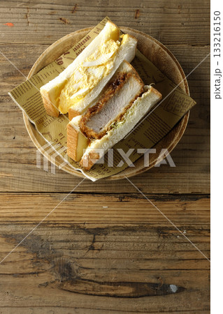 厚切りカツサンドとたまごサンド 133216150