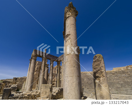 チュニジア・ドゥッガ遺跡～ローマ劇場 Ruin of Roman Theatre in Dougga 133217043