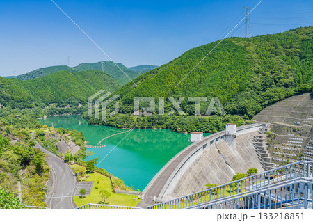 森町の太田川ダムのダム湖(かわせみ湖)の風景(静岡県) 森町の太田川ダムのダム湖(かわせみ湖)の風景(静岡県) 133218851