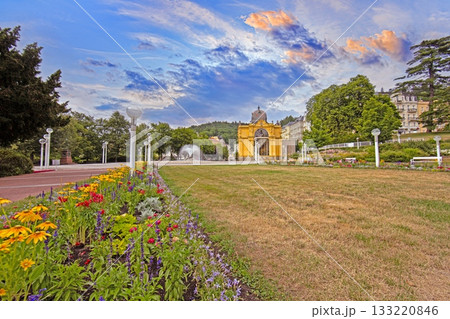 Flowerbeds and historic yellow spa hall in Marianske Lazne 133220846