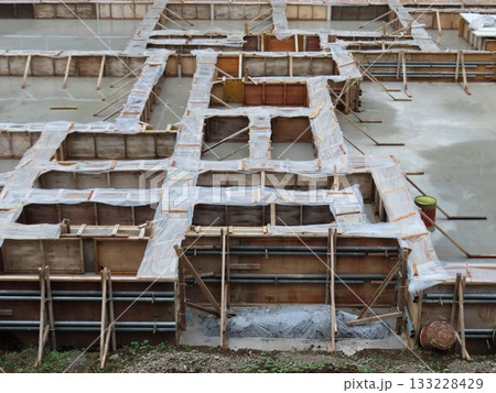 建築工事 生コンクリート打設 133228429