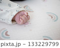 赤ちゃんの手 133229799