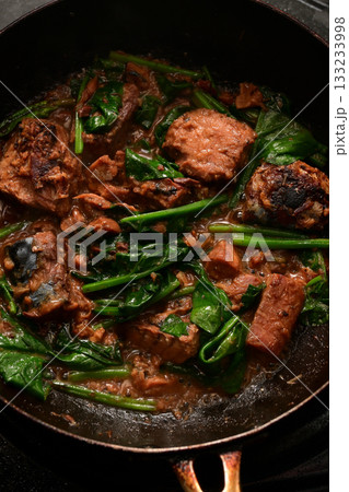 フライパンで作る鯖とほうれん草の味噌炒め フライパンで作る鯖とほうれん草の味噌炒め 133233998