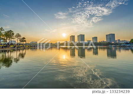 夕日 日没 夕焼け 133234239