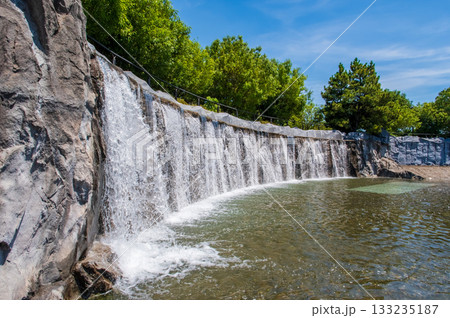 霞港公園 滝の風景《三重県 四日市市》 霞港公園 滝の風景《三重県 四日市市》 133235187