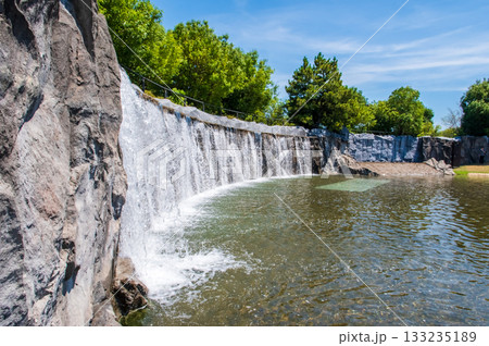 霞港公園 滝の風景《三重県 四日市市》  133235189