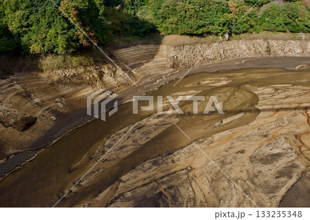 水のない島根布部ダムの様子 水のない島根布部ダムの様子 133235348