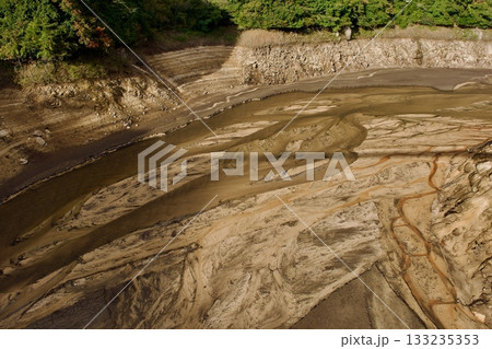 水のない島根布部ダムの様子 水のない島根布部ダムの様子 133235353