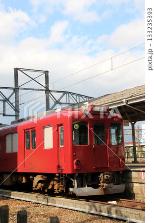 養老鉄道大垣駅に停車する桑名行き電車 133235393