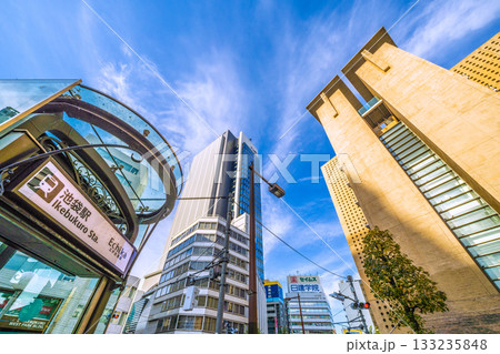 日本の東京都市景観　新風景。池袋駅や新たに誕生した超高層ビル「 IT tower TOKYO」など 133235848