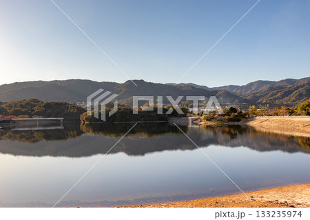 西宮・秋の北山貯水池 133235974