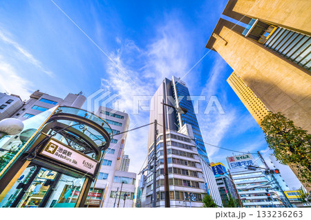 日本の東京都市景観　新風景。池袋駅や新たに誕生した超高層ビル「 IT tower TOKYO」など 133236263