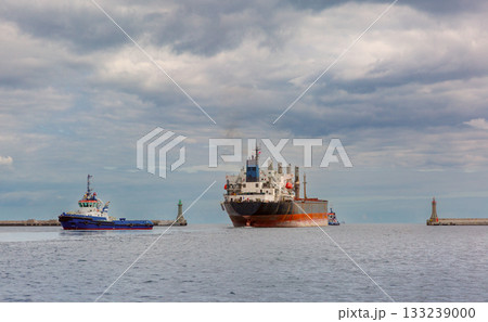 Bulk carrier leaving the port of Gdynia, Poland Bulk carrier leaving the port of Gdynia, Poland 133239000