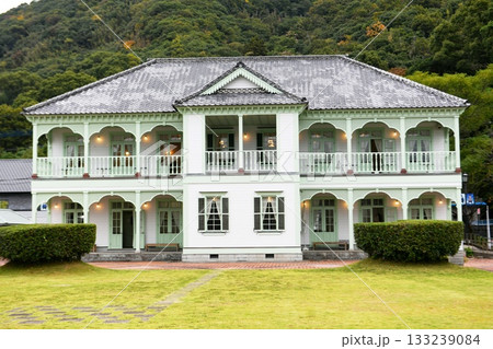 【宇城市　日本唯一の湾港史跡 世界文化遺産「三角西港(三角旧港)」浦島屋の外観】 133239084