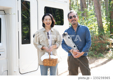 キャンプ場でアウトドアを楽しむ　山梨・八ヶ岳 133239365