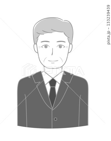 喪服のシニア男性 133239439