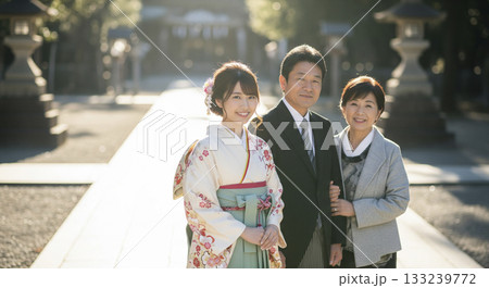 振袖がよく似合う日本人女性　成人式 133239772