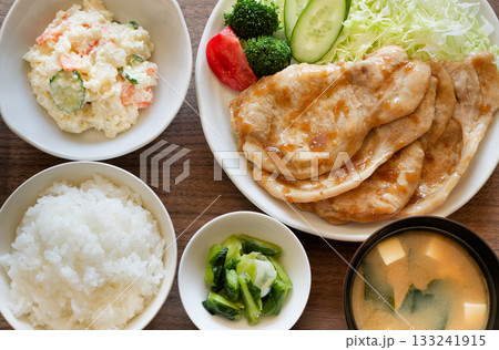 豚肉生姜焼き 豚肉生姜焼き 133241915
