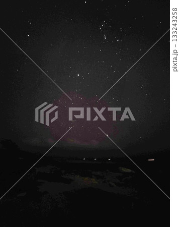 星空　沖縄県　石垣島の冬の空 133243258
