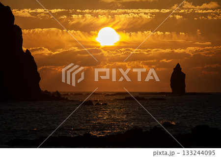 豪華積丹の夕日 133244095