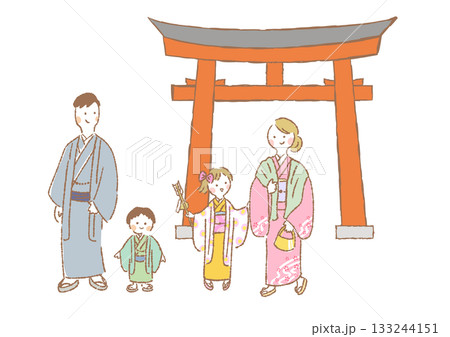 初詣に出かける着物姿の4人家族のイラスト 初詣に出かける着物姿の4人家族のイラスト 133244151